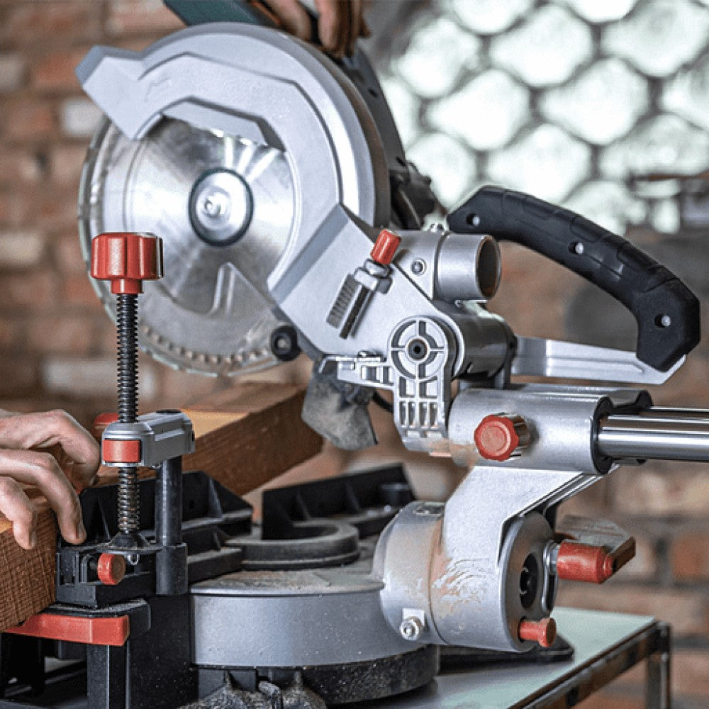 SIERRA DE INGLETE 10" DE 1900W TELESCOPICA COMPUESTA TRUPER