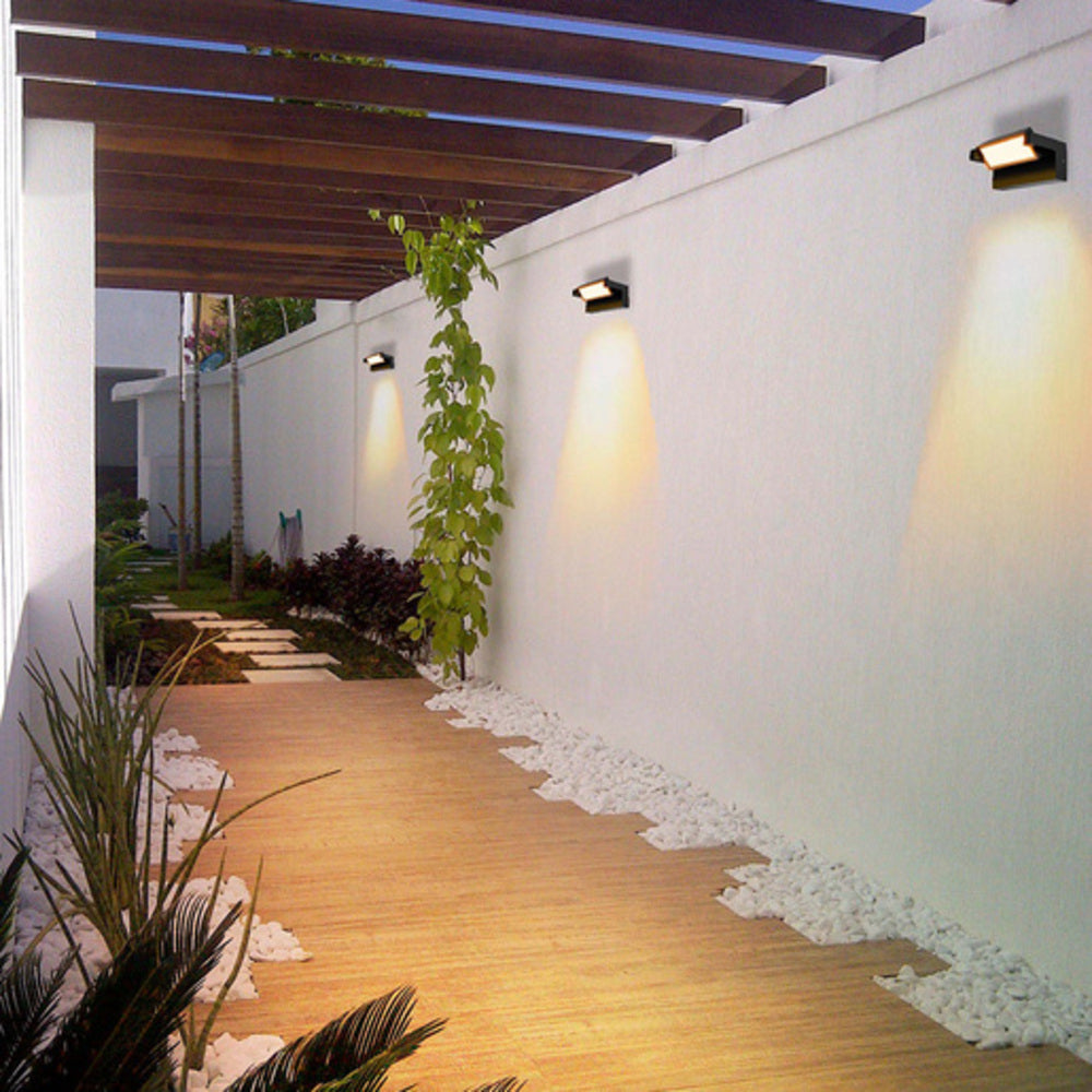 LAMPARA DE PARED ARBOTANTE LED DIRIGIBLE 18 W LUZ CALIDA BRILLANTE IP65 IK06 NO ATENUABLE LED INTEGRADO