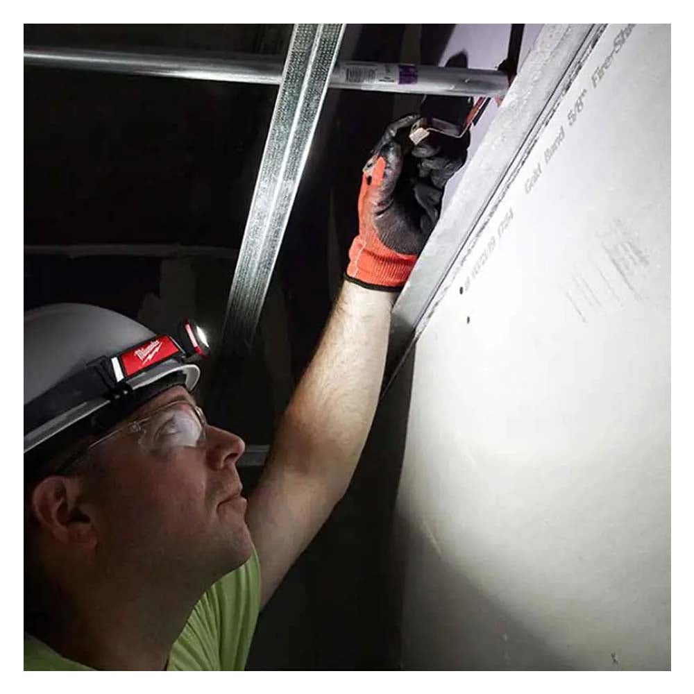 LINTERNA PARA CASCO / CABEZA PERFIL BAJO 600 LUMENES RECARGABLE USB REDLITHIUM BATERIA USB REDLITHIUM CABLE USB 4 GANCHOS PARA CASCO UNIVERSALES MILWAUKEE