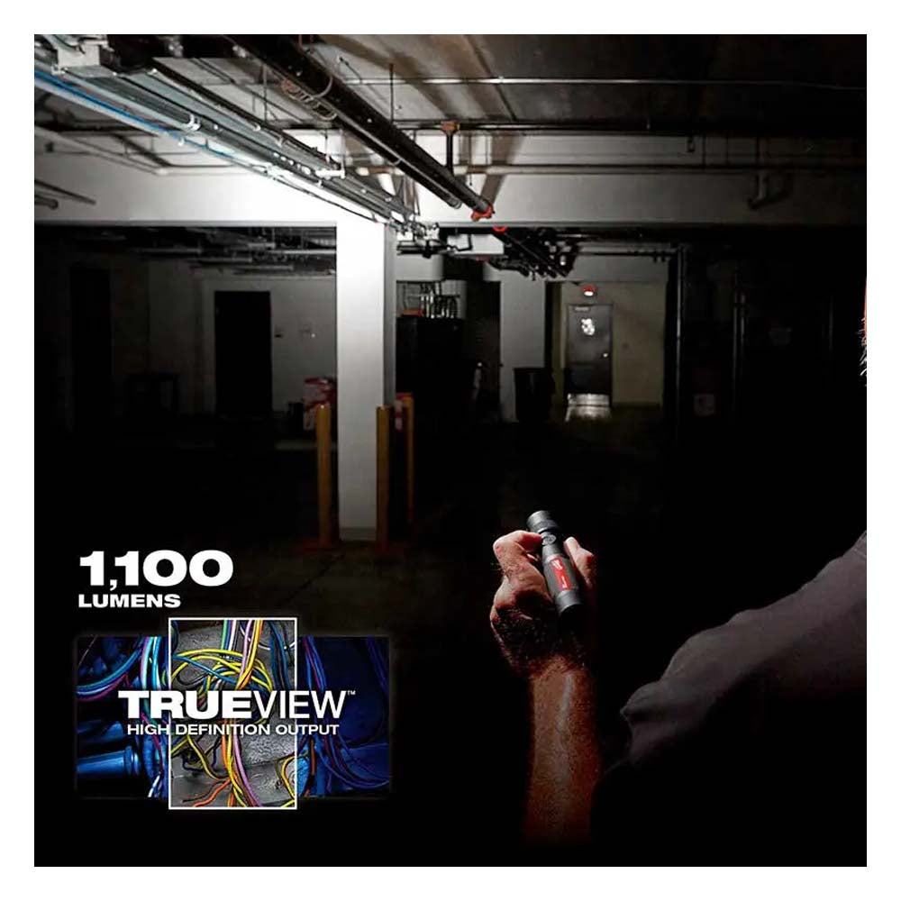 LINTERNA DE MANO LED DE ENFOQUE GIRATORIO 1100 LUMENES RECARGABLE USB REDLITHIUM BATERIA USB REDLITHIUM CABLE USB C MILWAUKEE