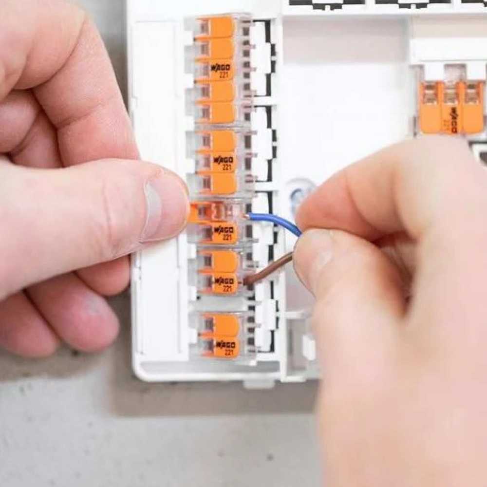 CONECTOR DE EMPALME 2 CONDUCTORES C/PALANCAS DE OPERACION CAL 10 AWG