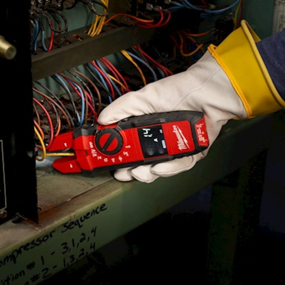 AMPERIMETRO DE GANCHO 600A/600V INCLUYE 1 TERMOPAR DOBLE TIPO BANANA DOS BATERIAS AA Y CABLES DE PRUEBA MILWAUKEE