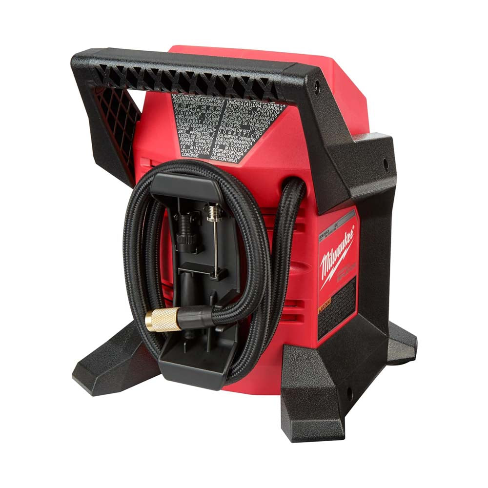 INFLADOR COMPACTO PARA NEUMATICOS M12 4 PIEZAS 1 AGUJA DE INFLADO DE PELOTA 1 PORTABROCAS PRESTA 1 MANDRIL SCHRADER 1 BOQUILLA INFALDORA (NO INCLUYE BATERIA SE RECOMIENDA 48112402) MILWAUKEE