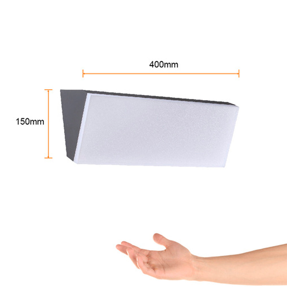 LUMINARIO EXT. LED SOBREP. MURO 30W/100-240V. 3000K GRIS LUZ SUAVE CALIDA MALMOK I