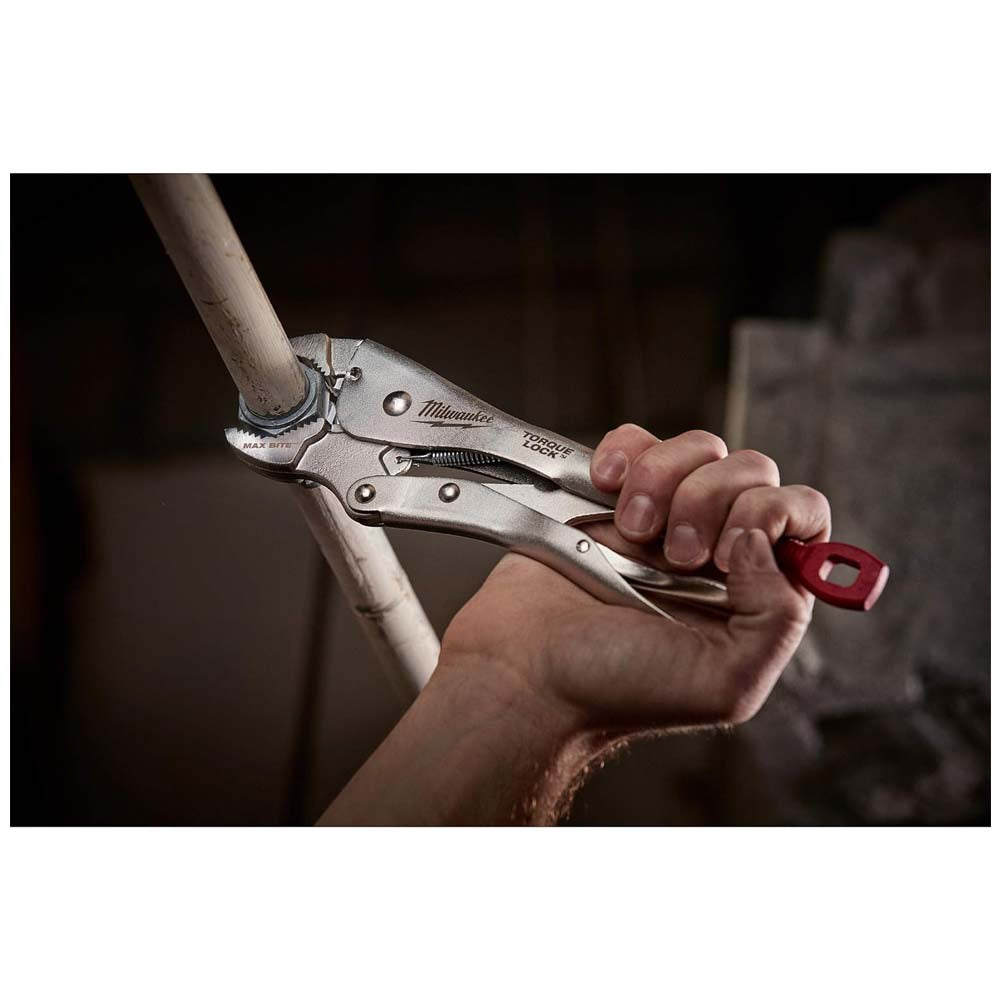 PINZA DE PRESION CON MORDAZA CURVA TORQUE LOCK MAXBITE 7" MILWAUKEE