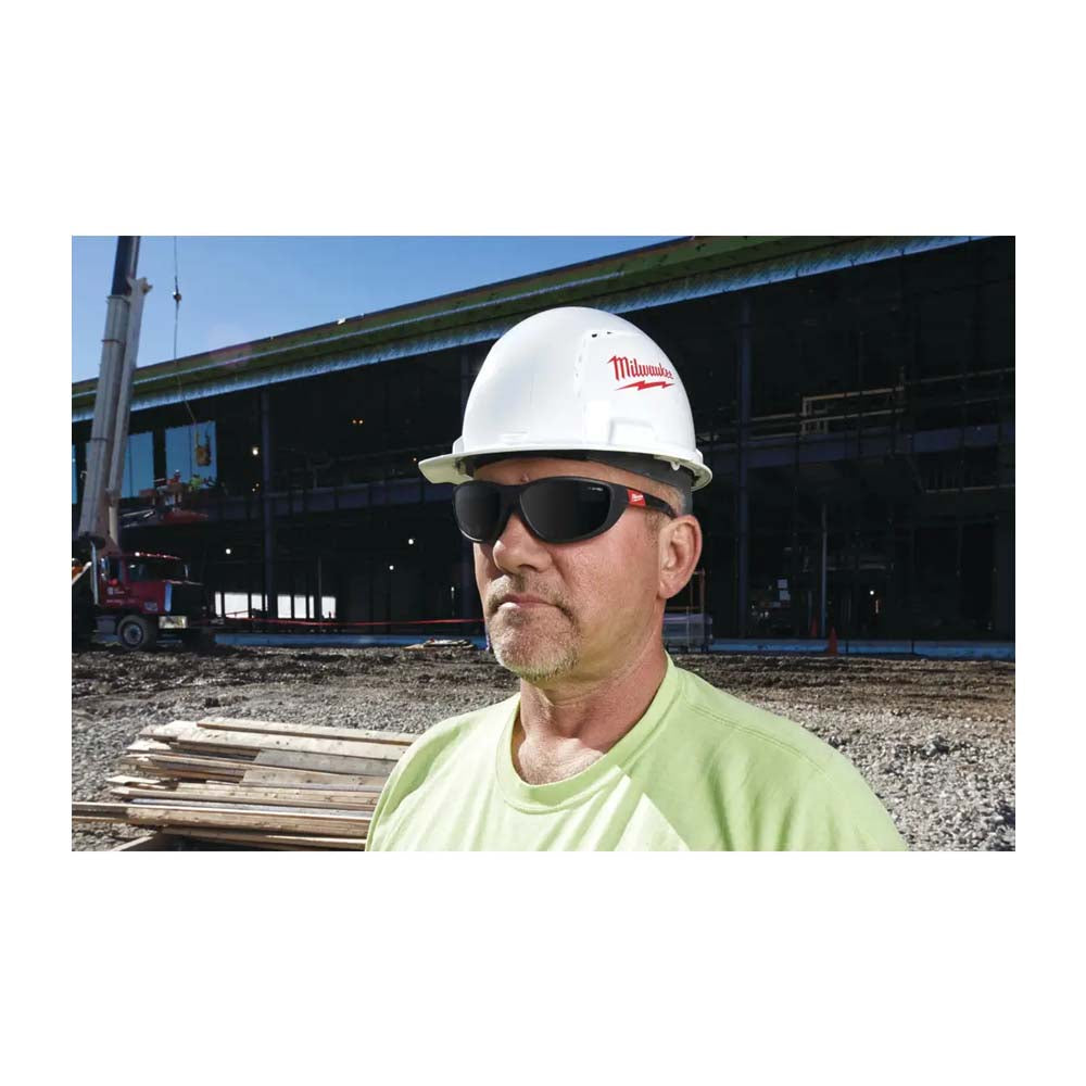 GAFAS DE SEGURIDAD DE ALTO DESEMPEÑO POLARIZADAS MILWAUKEE