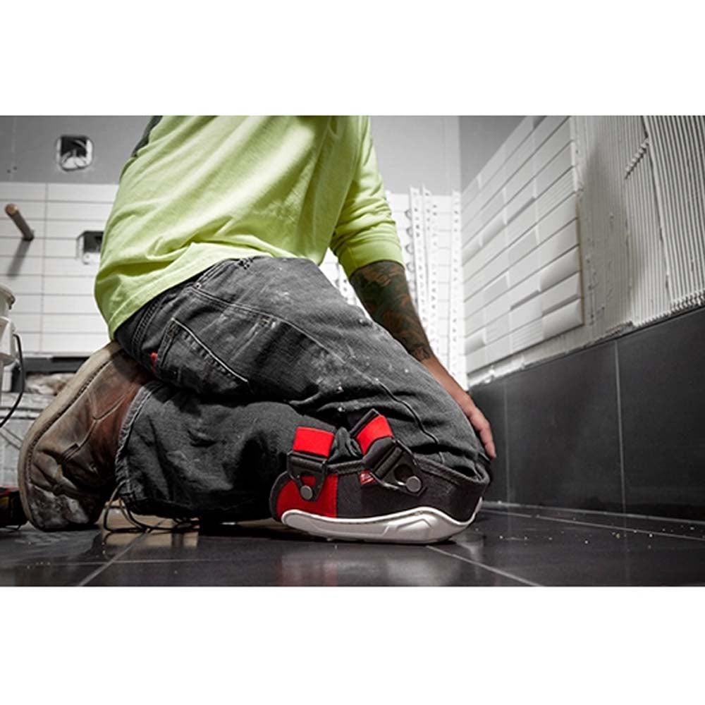 RODILLERA DE ALTO RENDIMIENTO ANTIARAÑAZOS GEL Y CUBIERTA DURA DOS HEBILLAS AJUSTABLES SEGURAS MILWAUKEE