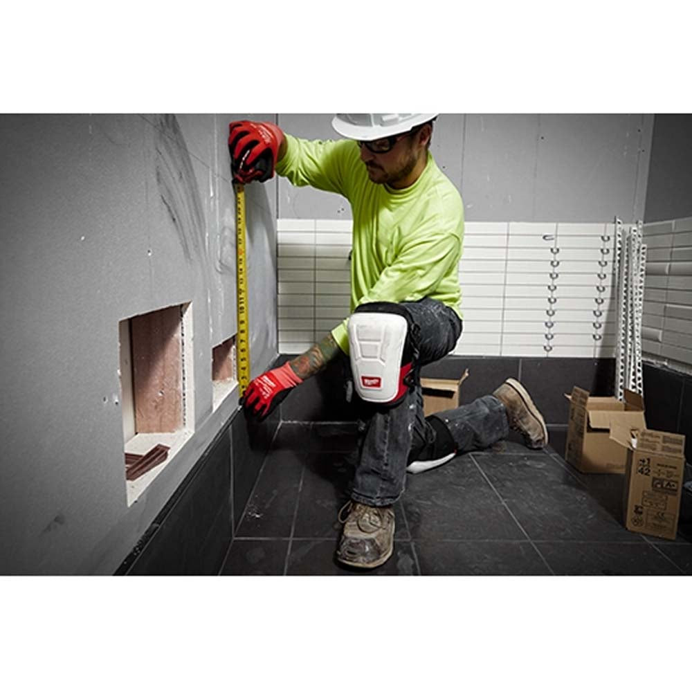 RODILLERA DE ALTO RENDIMIENTO ANTIARAÑAZOS GEL Y CUBIERTA DURA DOS HEBILLAS AJUSTABLES SEGURAS MILWAUKEE