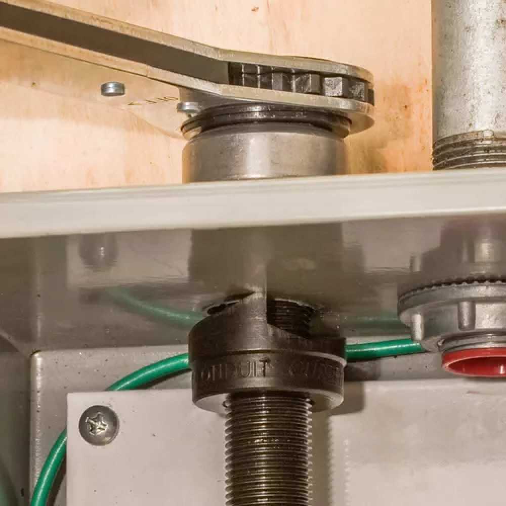 JUEGO DE PUNZONES SACABOCADOS CON LLAVE CON ESTUCHE KLEIN TOOLS