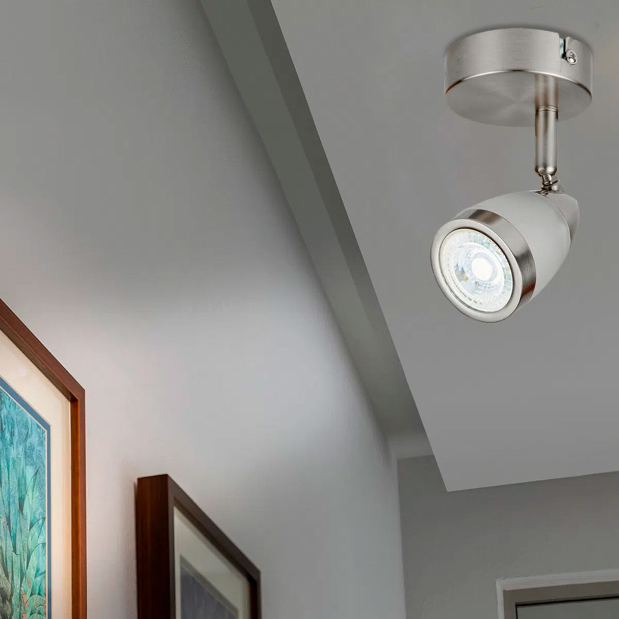 LÁMPARA DE INTERIOR BEJAR TECNOLITE DIRIGIBLE PARA SOBREPONER BASE GU10