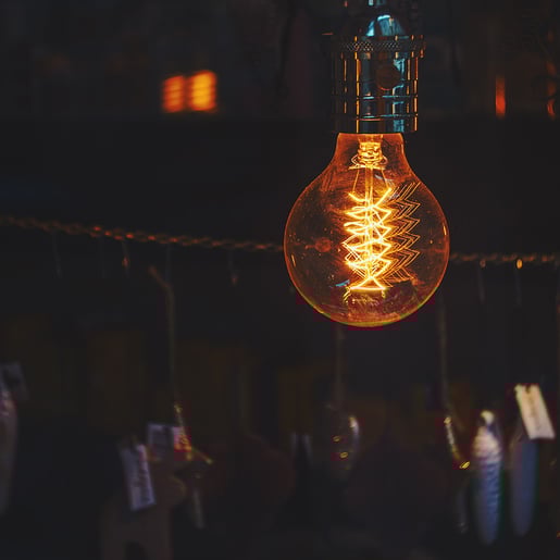 LAMP. LED 7W/127V. ESFERA CRISTAL AMBAR 2700K LUZ SUAVE CALIDA E27 ***NO ATENUABLE***