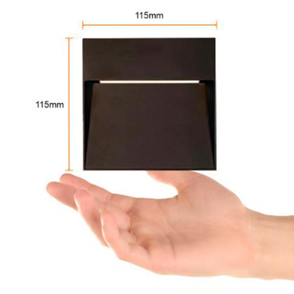 LUZ DE CORTESIA LED SOBREP. MURO 8W/127V. 3000K ALUM. NEGRO KAVE I