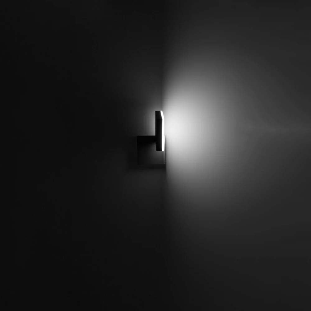 LUMINARIO GIRATORIO DE PARED SOBREPONER CUADRADA LED NEGRO 10W BLANCO CALIDO LUZ INDIRECTA 110-130V IP54 ILUMILEDS