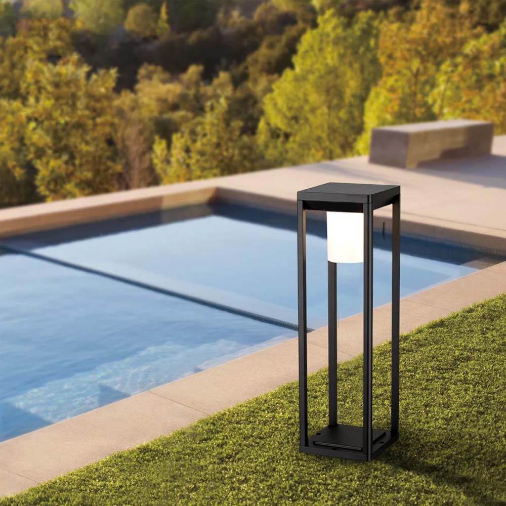 LUMINARIO SOLAR TIPO BOLARDO SOPREBONER PISO CUBO LED NEGRO 3W BLANCO CALIDO 120 C/SENSOR HUMANO Y OBSCURIDAD IP65 ILUMILEDS