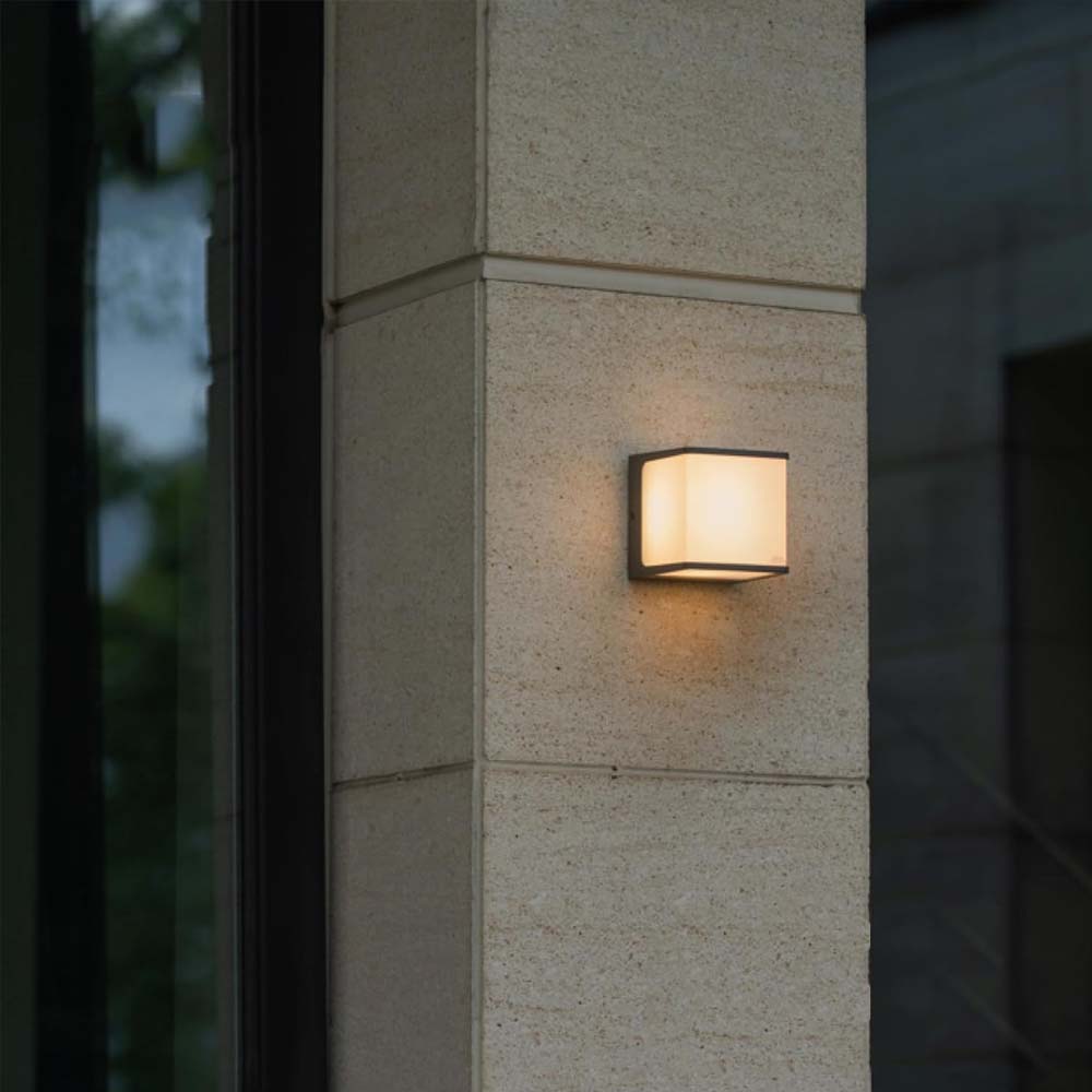 ARBOTANTE CUBO NEGRO Y BLANCO LED BC 8W IP65 ILUMILEDS