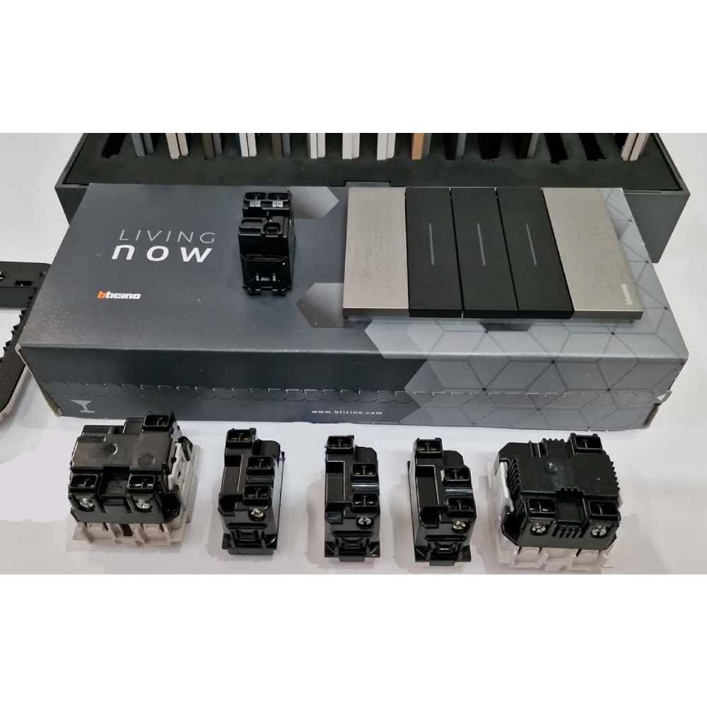 PLACA COLOR NEGRO 2 MOD