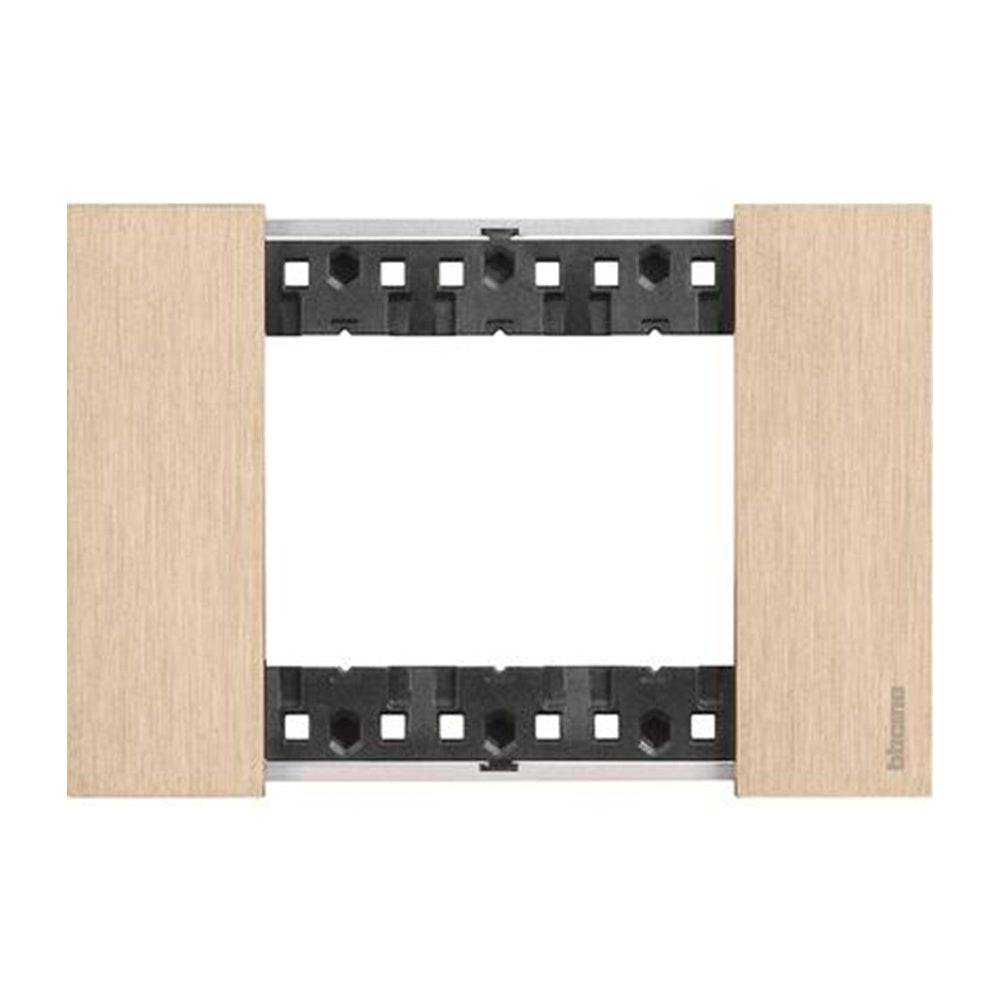 PLACA METALICA COLOR ORO 3 MODULO MCA LIVING NOW