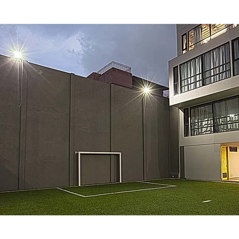 LUMINARIO LED PROYECTOR SOBREPONER SEC 30 30W/100-240V. NEGRO 6000K LUZ DE DIA ELECTROMAG