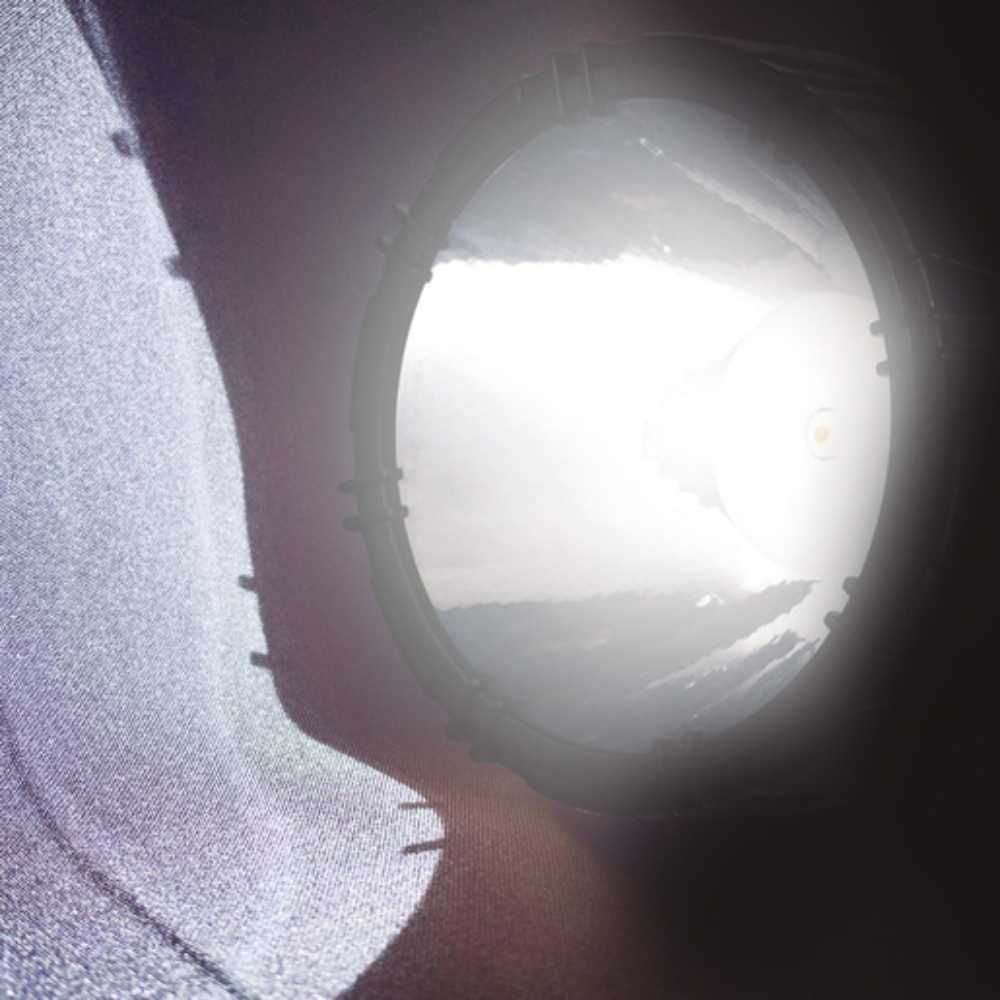 LINTERNA LED TECNOLITE ZAKAR RECARGABLE PORTÁTIL 3W LUZ DE DÍA INCLUYE CABLE DE CARGA