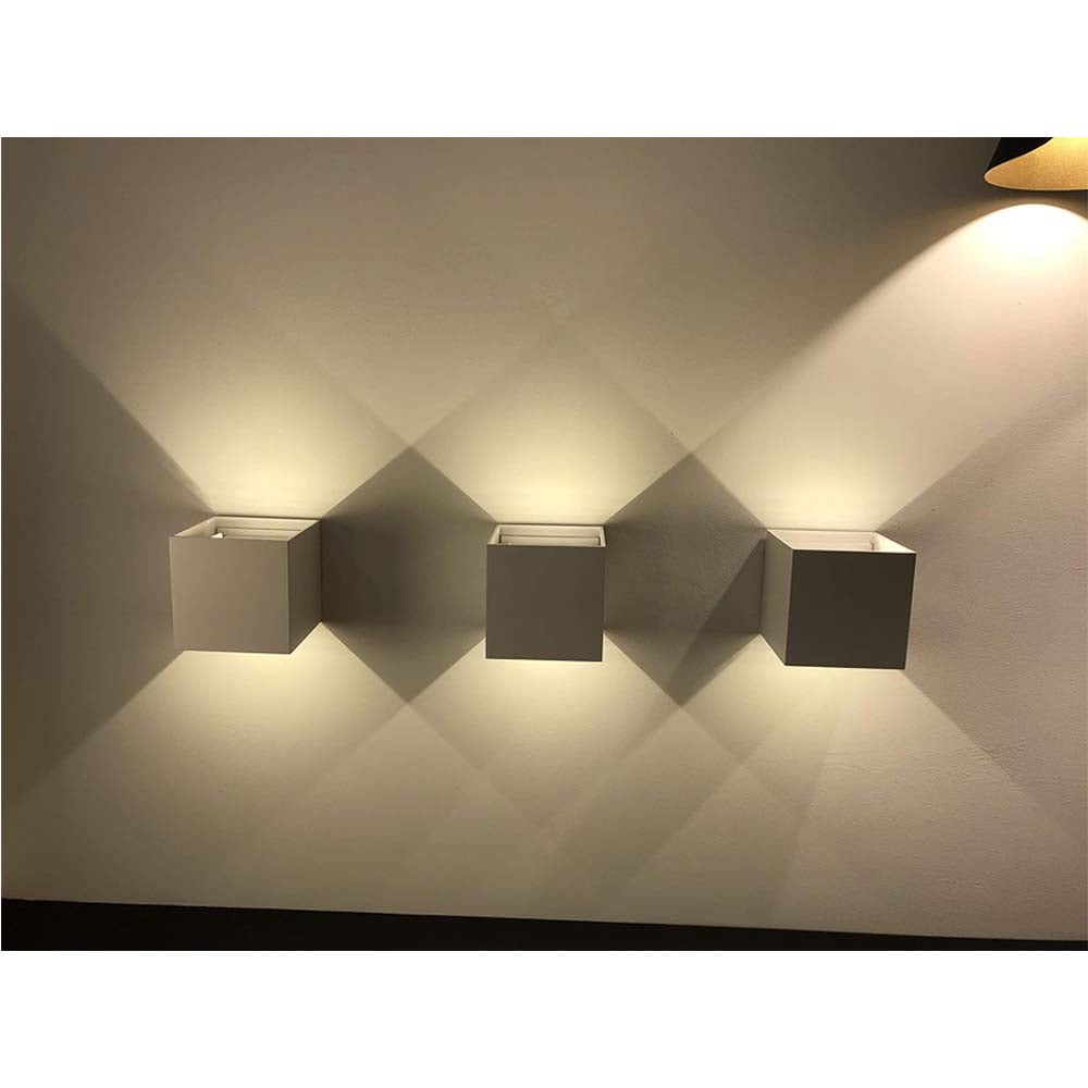 LUMINARIO DE LED P/PARED 2X3W 6000K IP45 10X10CM NEGRO ANGULO AJUSTABLE MCA MAXXI T.E. AGOSTO 2024