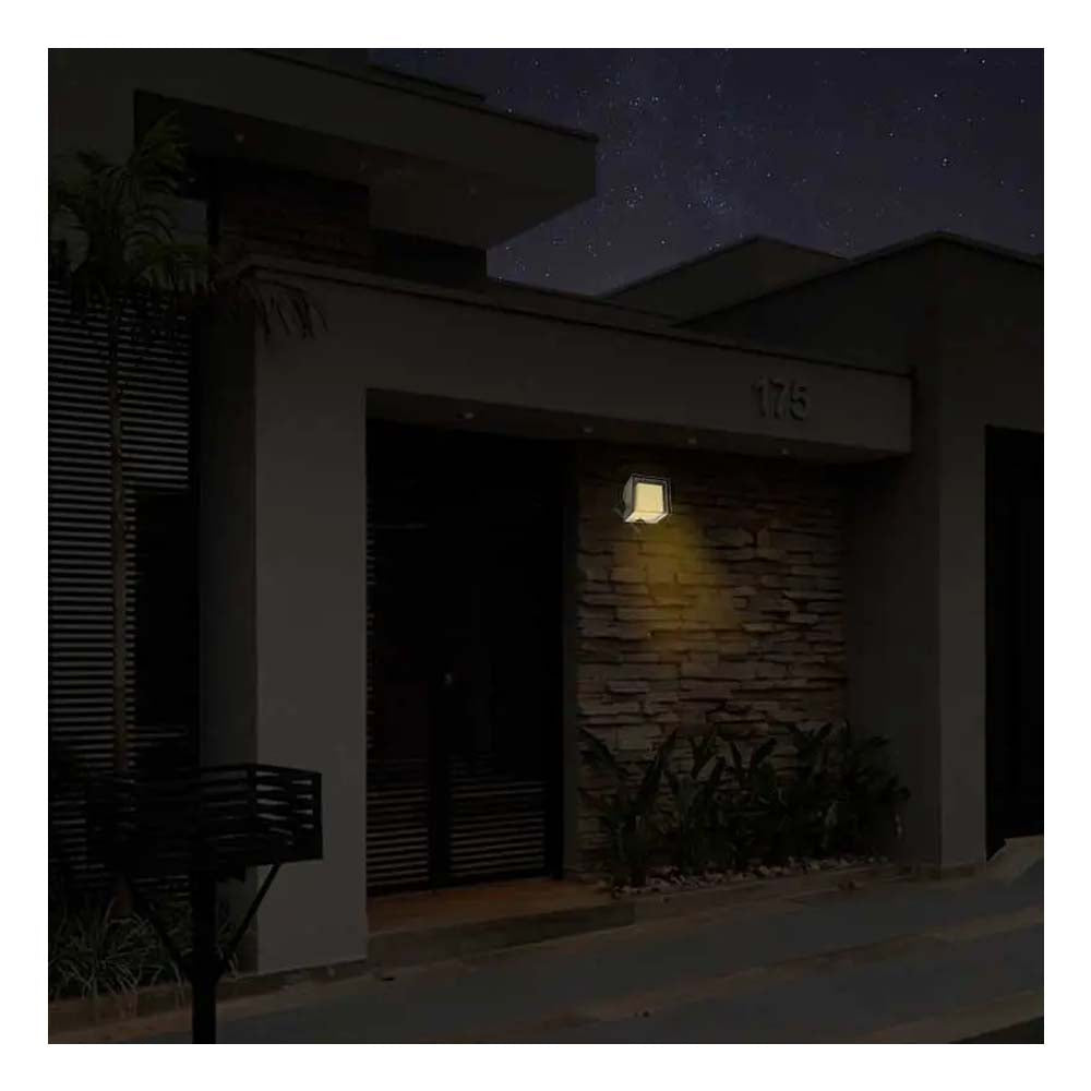 LUMINARIO DE PARED INTERIOR / EXTERIOR ALUMINIO INYECTADO NEGRO LED INTEGRADO 5 W IP54 LENTE DE ACRILICO GIRO DE 180 SIN T.E.*HAE2024*