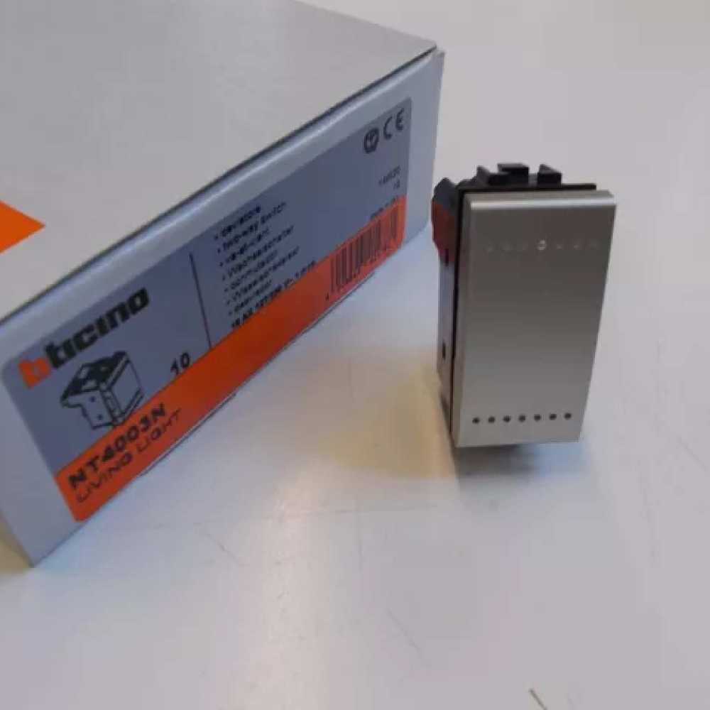 INTERRUPTOR TRES VIAS 1 MOD. 16AX 127-277V. NT4003N LIVING Y LIGHT