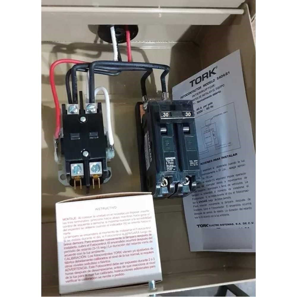 FOTOCONTACTOR 5404-S 220V.30A. 2P.1T. C/FOTOCELDA INCLUIDA EN EL EMPAQUE TORK ***CON INTERRUPTOR***