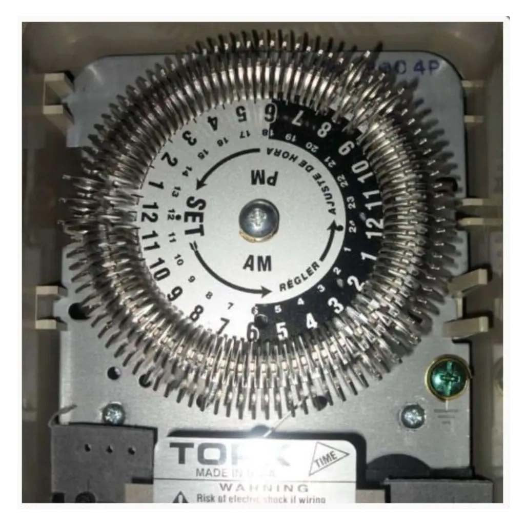 INT. 24HRS. PROG. 96 LENG. 8004 20A/208-277V. 1P-2T