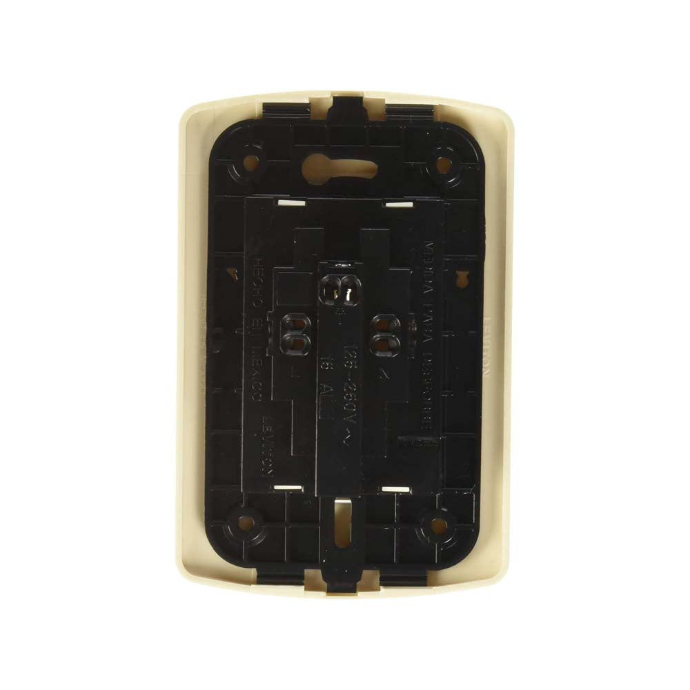 TOMA DUPLEX POLARIZADA C/TIERRA UN CUERPO 15A/125V. MARFIL C/PLACA