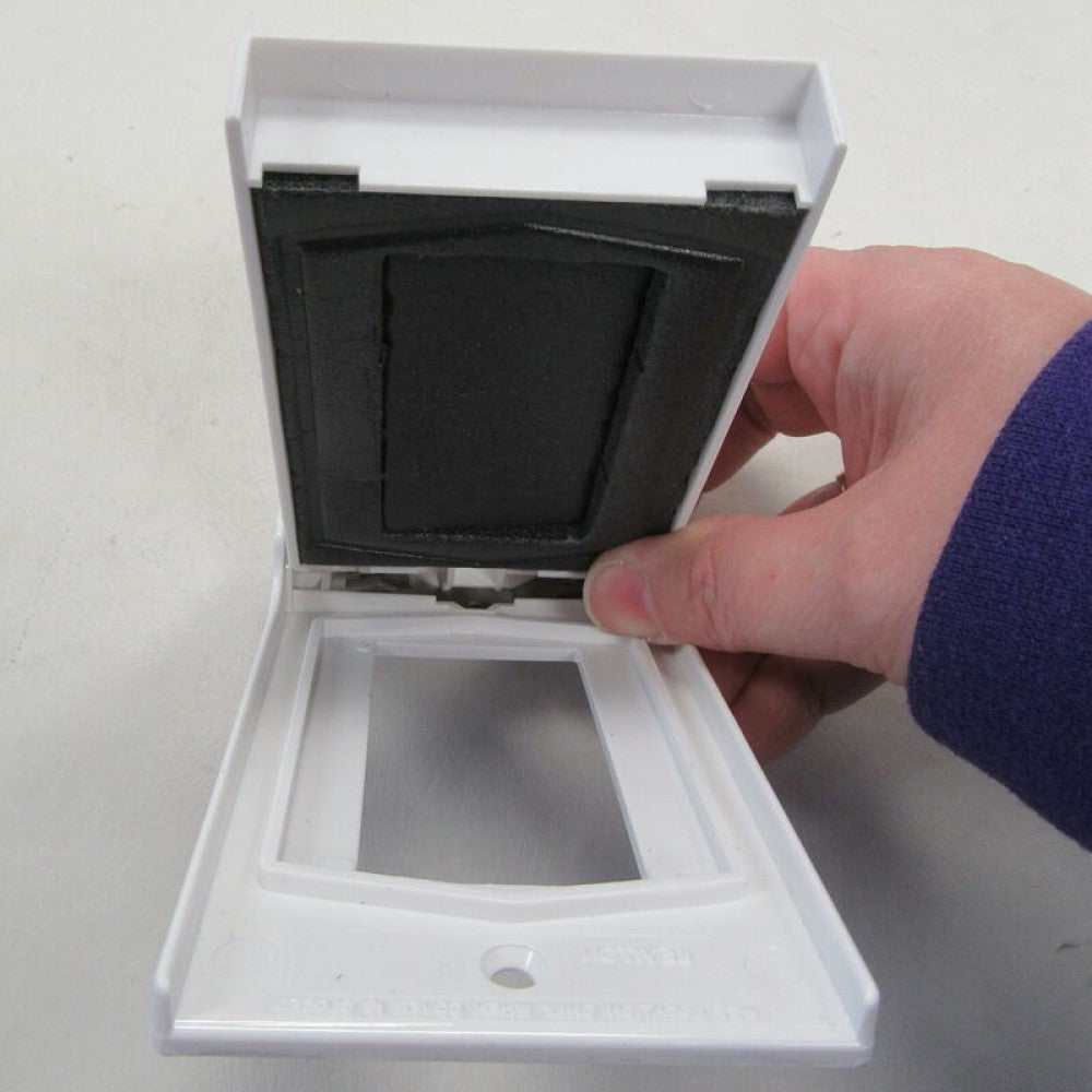 PLACA PARA INTERPERIE PARA CONTACTO DUPLEX COLOR BLANCO LEVITON