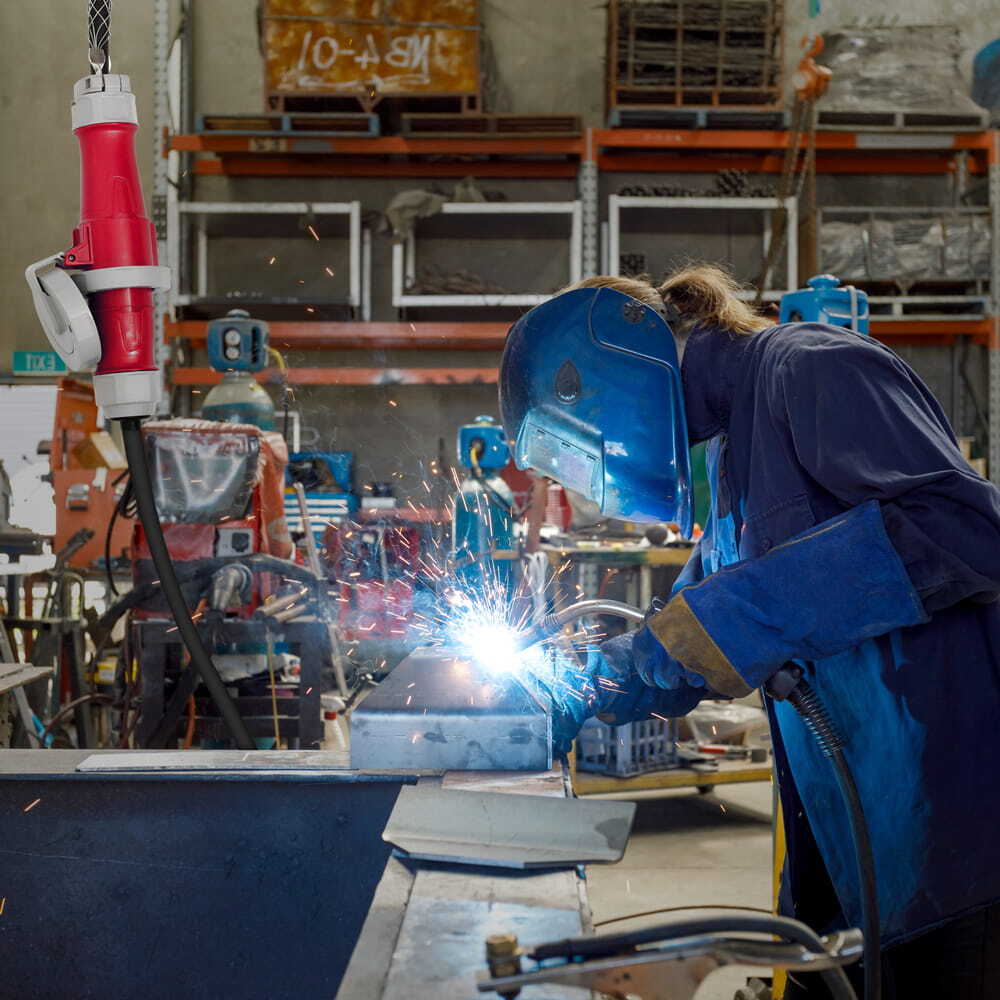 CONECTOR PIN & SLEEVE 30A 3480V 3P4H 7H IP66/67/68 E IP69K SERIE LEVITON ROJO AMERICANO *** OFRECER HBL430C7W ***