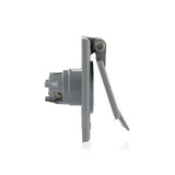 CLAVIJA EMPOTRABLE C/ TAPA INTEMPERIE 2P 3H 15A 125V NEMA5-15P MCA LEVITON