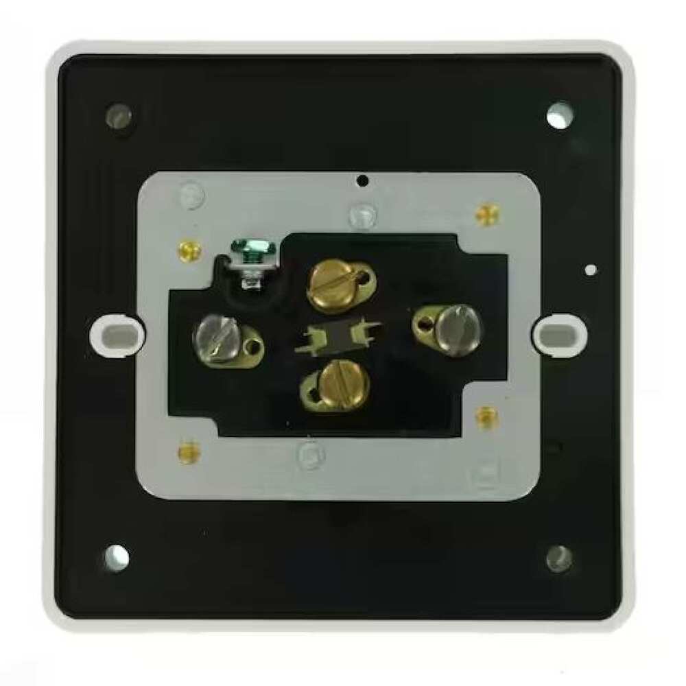 RECEPTACULO 4 EN 1SUPRESOR DE PICOS COM-IND 15A 125V 2P3H 36K  MARFIL