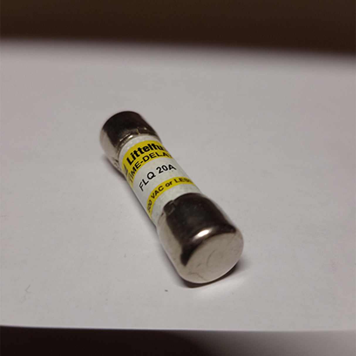 FUSIBLE SUPLEMENTARIO 20A/500VCA. 13/32" X 1 1/2" ACCION RETARDADA *** OFRECER V5C-12D ***