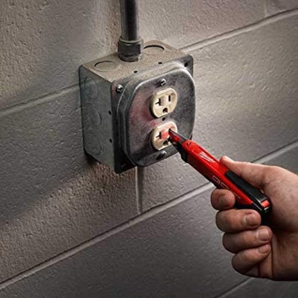 DETECTOR DE VOLTAJE CON LED CAT IV RANGO ENTRE 50 Y 1000VCA INCLUYE BATERIAS AAA MILWAUKEE *** OFRECER PVU01 ***