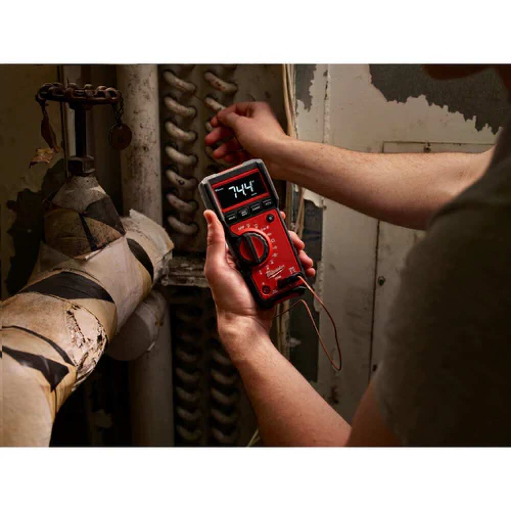 MULTIMETRO DIGITAL TRUE RMS CAT III 600V-10A AC/DC INCLUYE 1 TERMOPAR DOBLE TIPO BANANA DOS BATERIAS AA Y CABLES DE PRUEBA MILWAUKEE