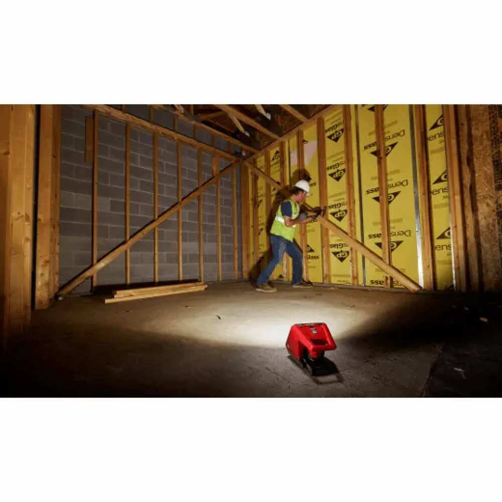 REFLECTOR LED PARA MONTAR 1000 LUMENES M12 (NO INCLUYE BATERIA SE RECOMIENDA 48112401) MILWAUKEE
