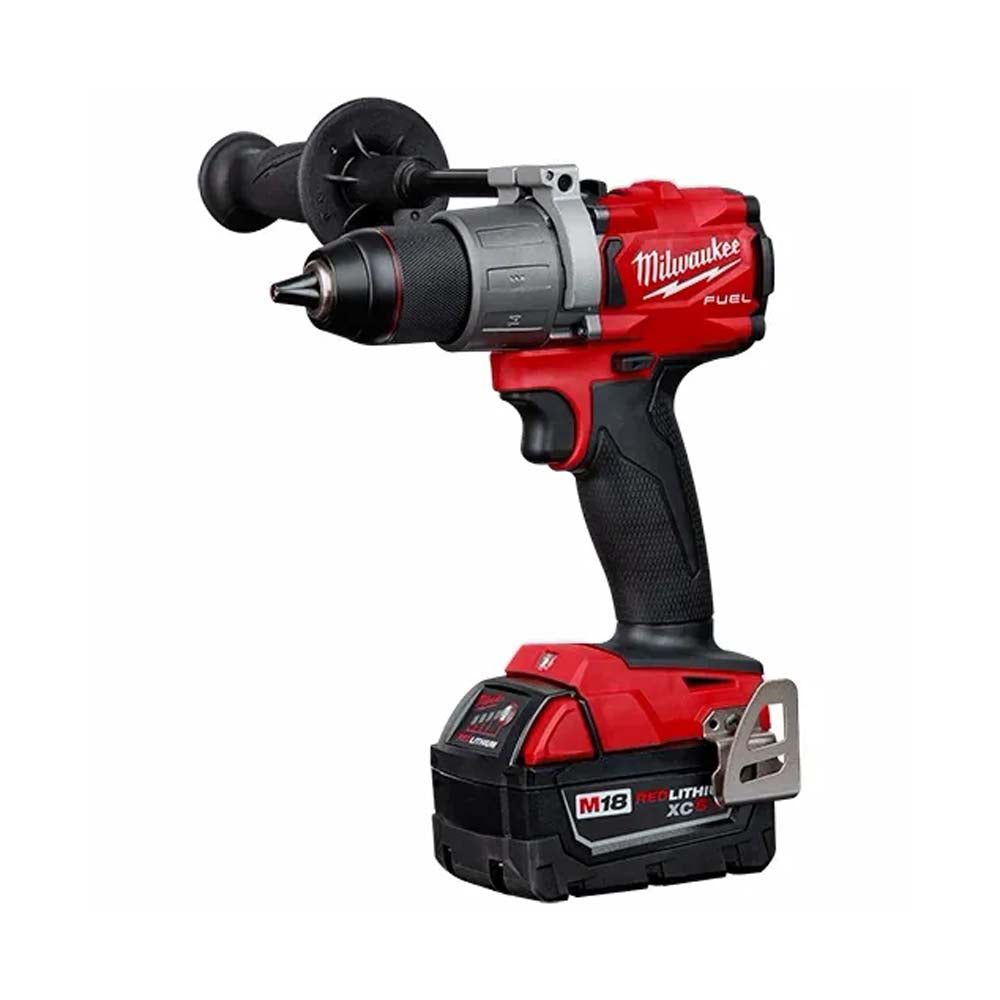 KIT TALADRO / DESTORNILLADOR 1/2" FUEL M18: 2 BATERIAS 18V. 5AMP M18 CARGADOR DE BATERIA MULTIPLE M12 Y M18 MANGO LATERAL SOPORTE PARA BROCA GANCHO PARA CINTURON ESTUCHE DE TRANSPORTE MILWAUKEE