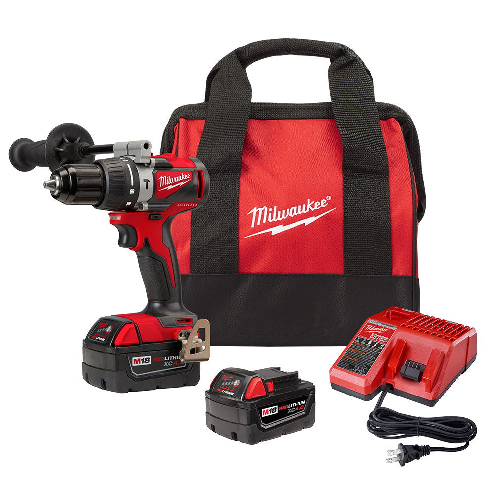 KIT TALADRO PERCUTOR / DESTORNILLADOR 1/2" FUEL M18: 2 BATERIAS 18V. 4AMP M18 CARGADOR DE BATERIA MULTIPLE M12 Y M18 MANGO LATERAL GANCHO PARA CINTURON ESTUCHE DE TRANSPORTE MILWAUKEE