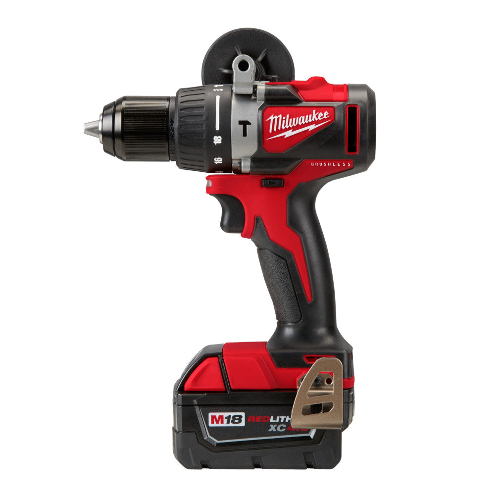 KIT TALADRO PERCUTOR / DESTORNILLADOR 1/2" FUEL M18: 2 BATERIAS 18V. 4AMP M18 CARGADOR DE BATERIA MULTIPLE M12 Y M18 MANGO LATERAL GANCHO PARA CINTURON ESTUCHE DE TRANSPORTE MILWAUKEE
