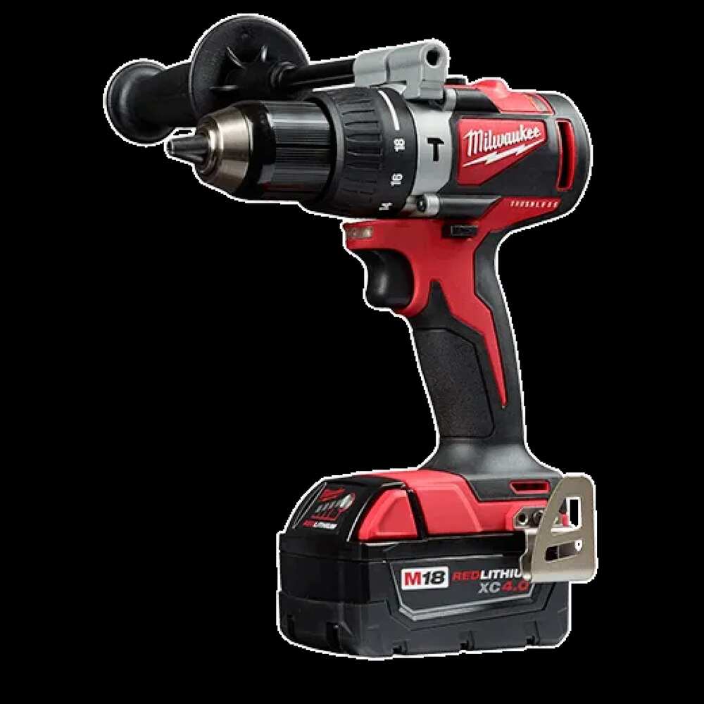 KIT TALADRO PERCUTOR / DESTORNILLADOR 1/2" FUEL M18: 2 BATERIAS 18V. 4AMP M18 CARGADOR DE BATERIA MULTIPLE M12 Y M18 MANGO LATERAL GANCHO PARA CINTURON ESTUCHE DE TRANSPORTE MILWAUKEE