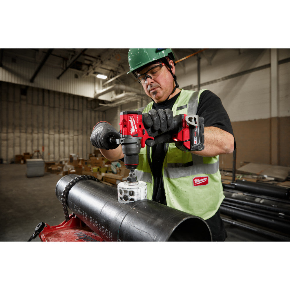 KIT TALADRO PERCUTOR / DESTORNILLADOR 1/2" FUEL M18: 2 BATERIAS 18V. 5AMP M18 CARGADOR DE BATERIA MULTIPLE M12 Y M18 MANGO LATERAL ESTUCHE DE TRANSPORTE MILWAUKEE