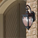 FAROL T/ COLONIAL DE ALUMINIO COLOR NEGRO P/ EXTERIOR 1X26W INCLUYE FOCO MCA CLASS ***HAE 2022***