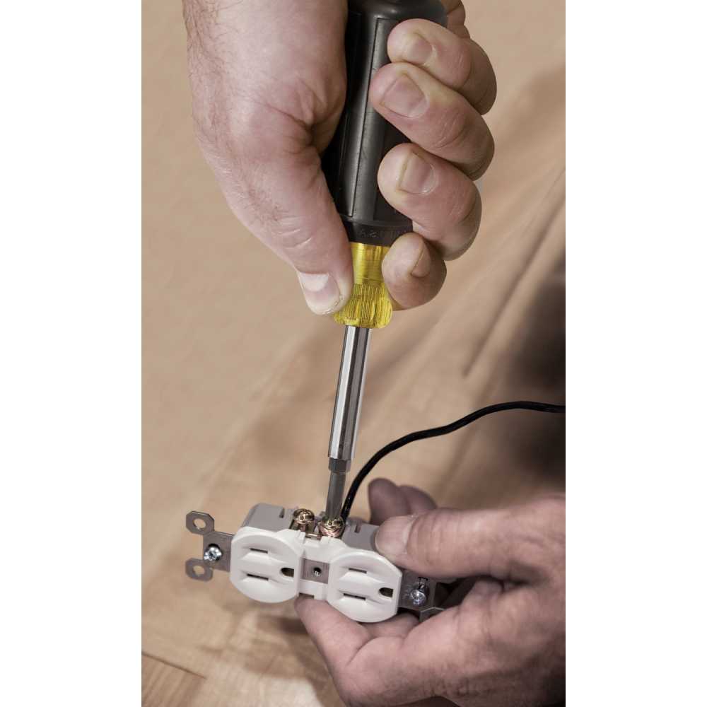DESARMADOR DE CAJA MULTIPUNTA 5 EN 1 KLEIN TOOLS
