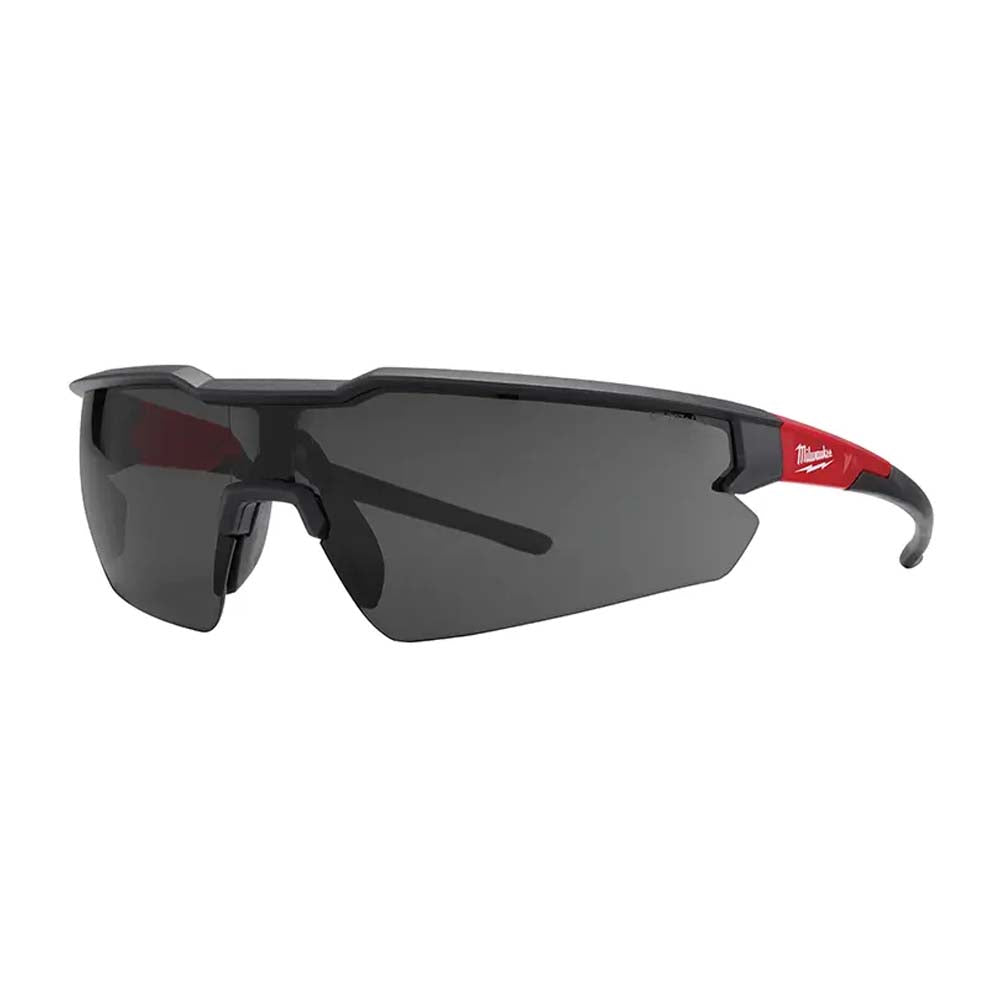 GAFAS DE SEGURIDAD DE CAPA DURA TINTADAS MILWAUKEE