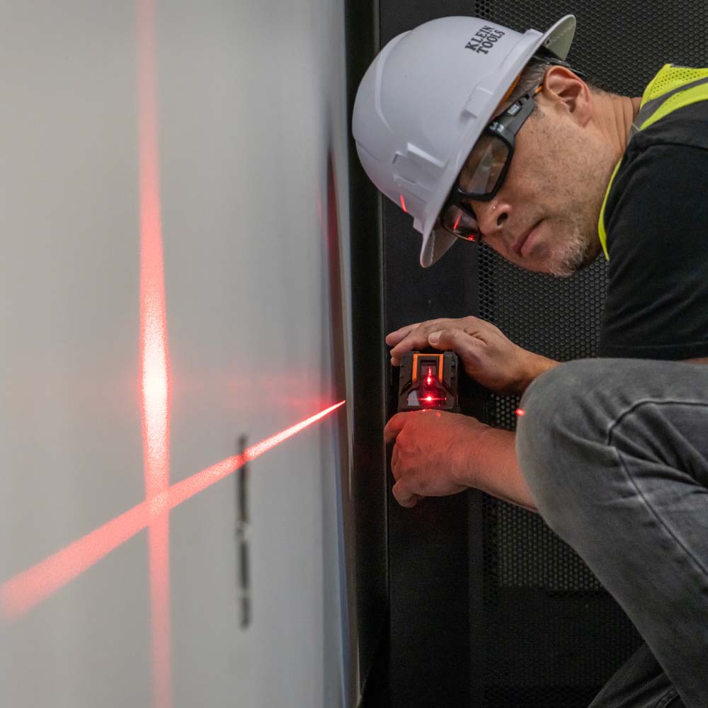 NIVEL LASER AUTONIVELANTE CON NIVEL DE LINEAS EN CRUZ ROJAS Y PUNTO DE PLOMADA ROJO KLEIN TOOLS