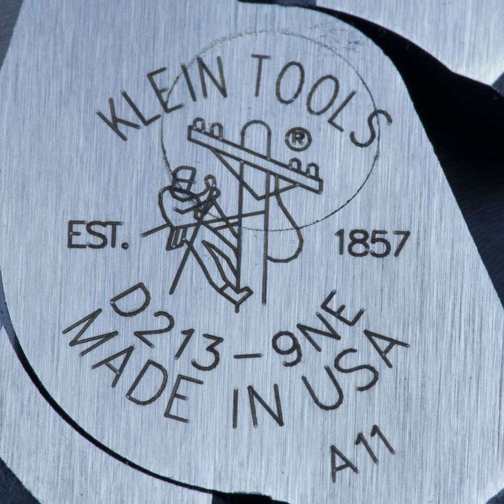 PINZAS DE LINIERO DE 238MM. PUNTA TIPO NEW ENGLAND KLEIN TOOLS***HAE2025***