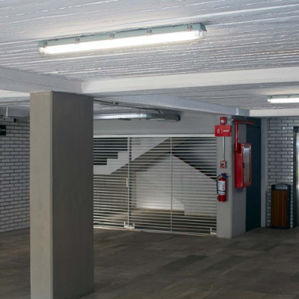 KIT DE 2 PIEZAS DE LAMPARA DE INTERIOR LED TECNOLITE OPORTO II PARA SOBREPONER A PRUEBA DE VAPOR 32W LUZ BLANCA NEUTRA BASE G5