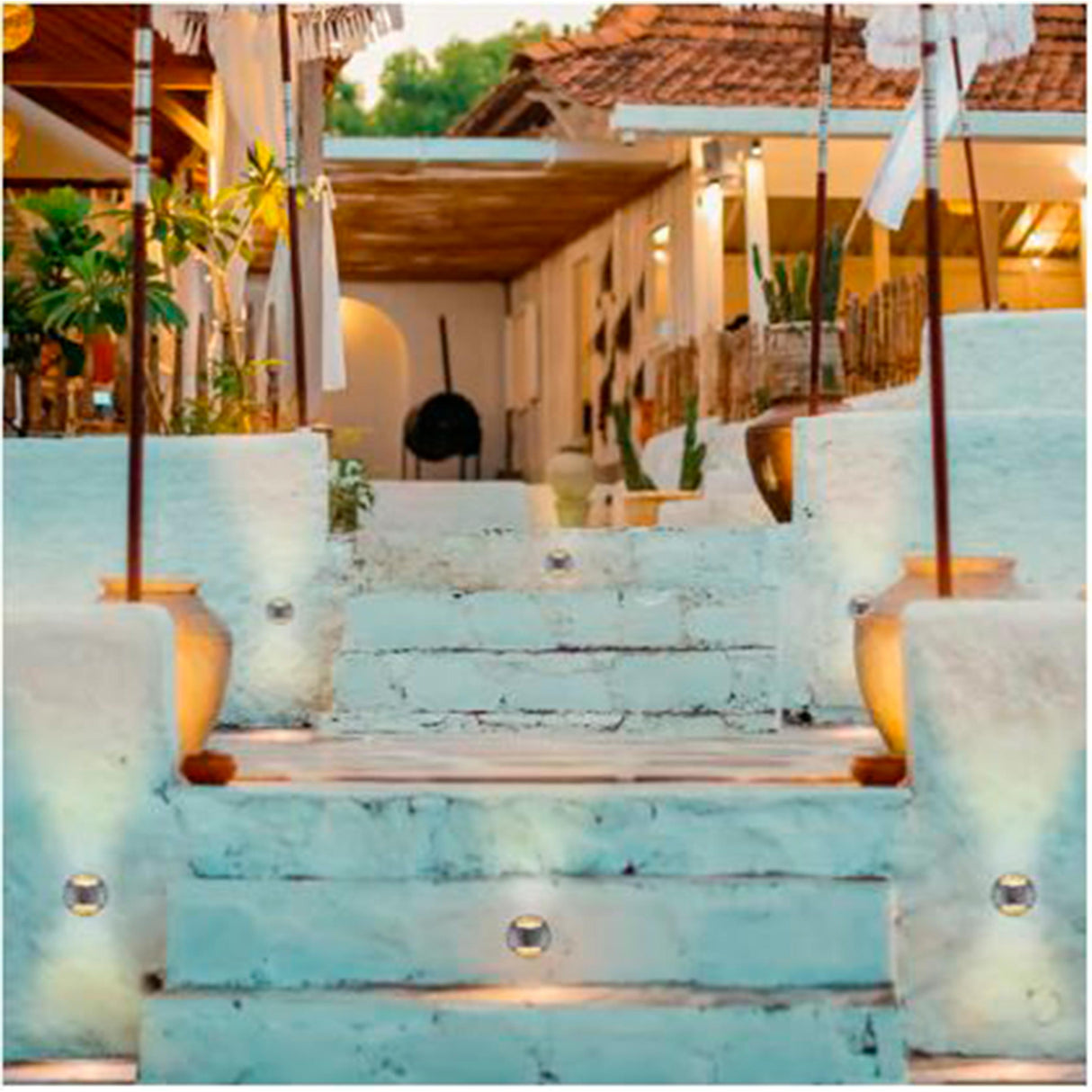 KIT DE 3 PIEZAS DE LUZ DE CORTESIA EMP. MURO 3W/100-240V. NEGRO OPACO SUPERBA II