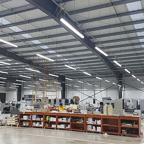 LUMINARIO SELLADO GAMMA 1800 100 100W/100-305V. TRANSPARENTE 6000K LUZ DE DIA ELECTROMAG